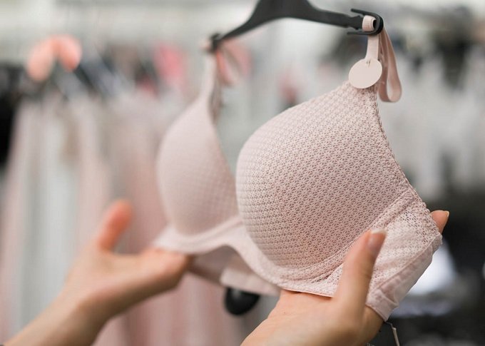 best-bras-for-wide-set-breasts