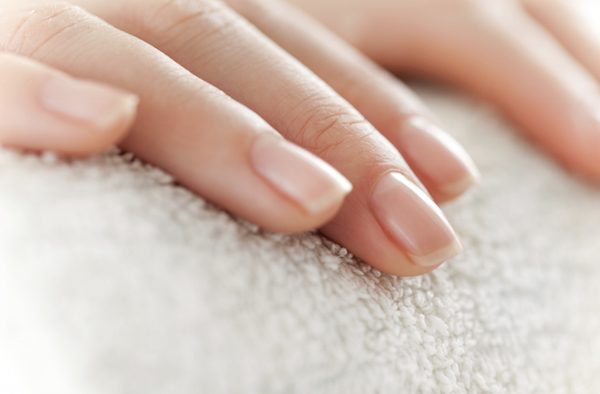 how-to-remove-SNS-nails-with-tips-at-home